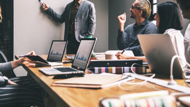 adults-analysis-brainstorming-1661004-1-4000×2000