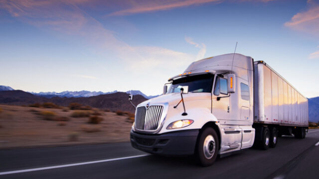 transporte_de_carga_nacional_e_internacional_por_via_terrestre-780×377-1